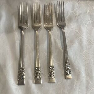 4 Oneida Community " CORONATION" dinner forks  Silver Plate Flatware